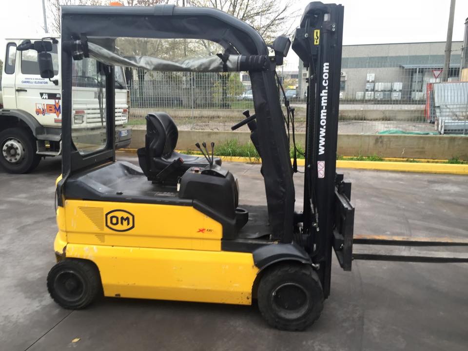 OM XE 20  AC  2010